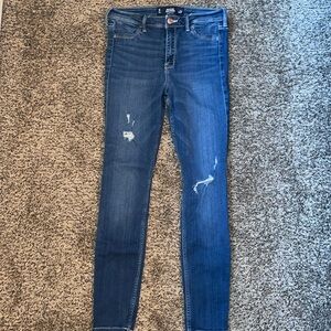 Hollister high rise, blue jean leggings. Size 5